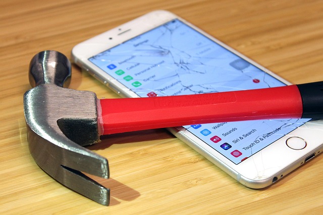 Apple inicia pré-venda do iPhone Duo nesta sexta-feira; confira os valores do novo celular dobrável.